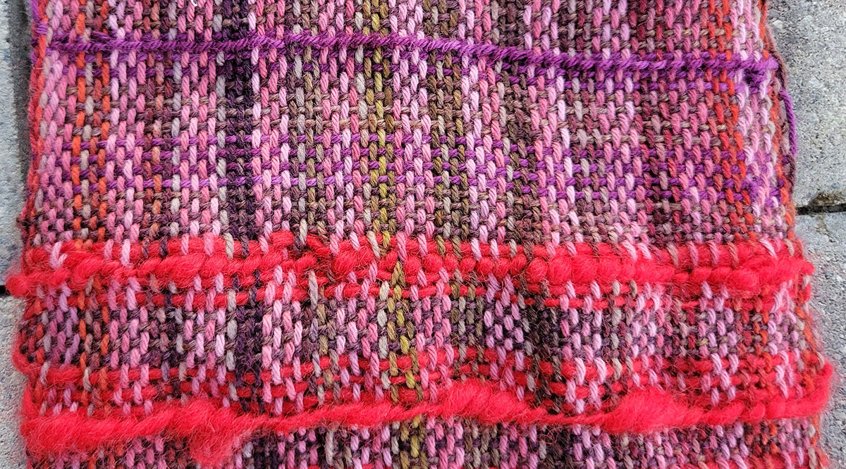 Soumak with variegated and non-variegated yarn